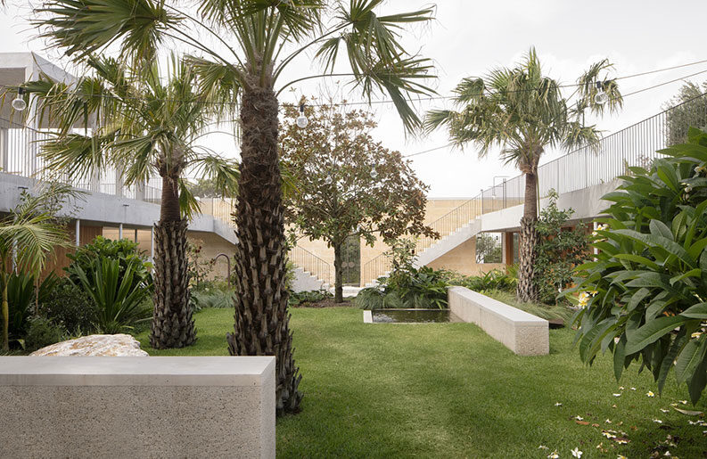 Casa New Castle by Anthony St John Parsons