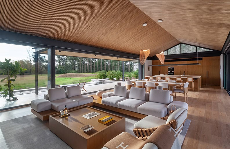 Casa Orilla by Leone Loray Arquitectos