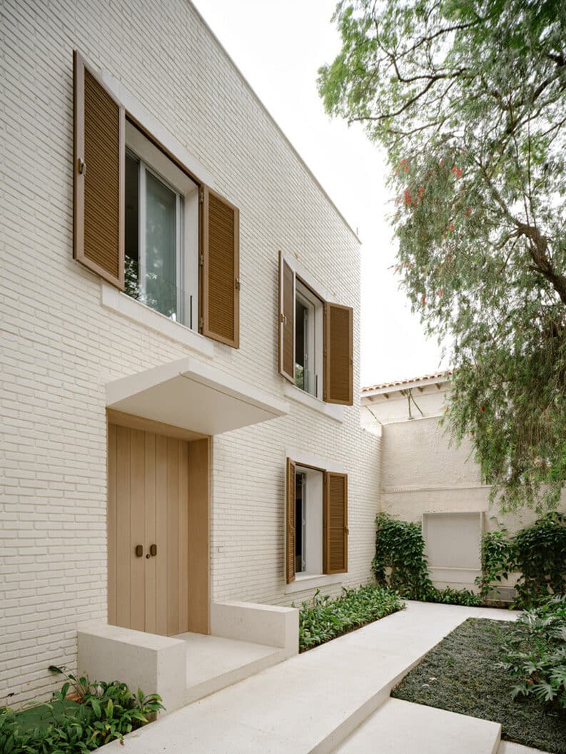 Casa Ortiz by Meireles + Pavan Arquitetura