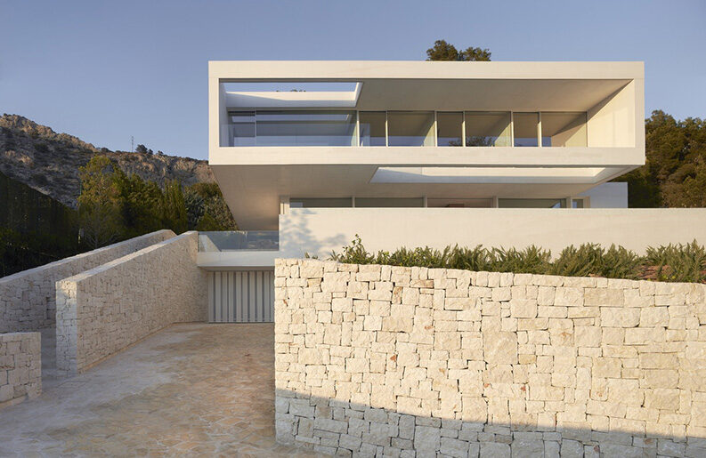 Casa Oslo by Ramón Esteve Estudio