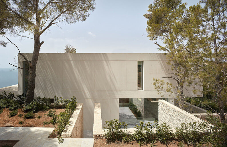 Casa Oslo by Ramón Esteve Estudio