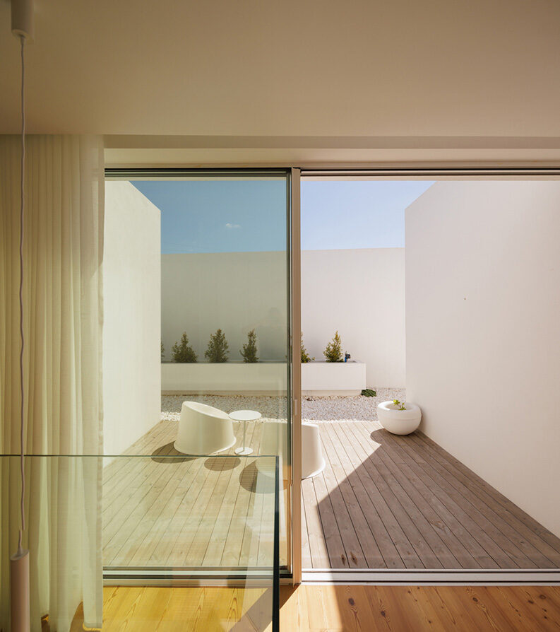 Casa PCG by Visioarq Arquitectos