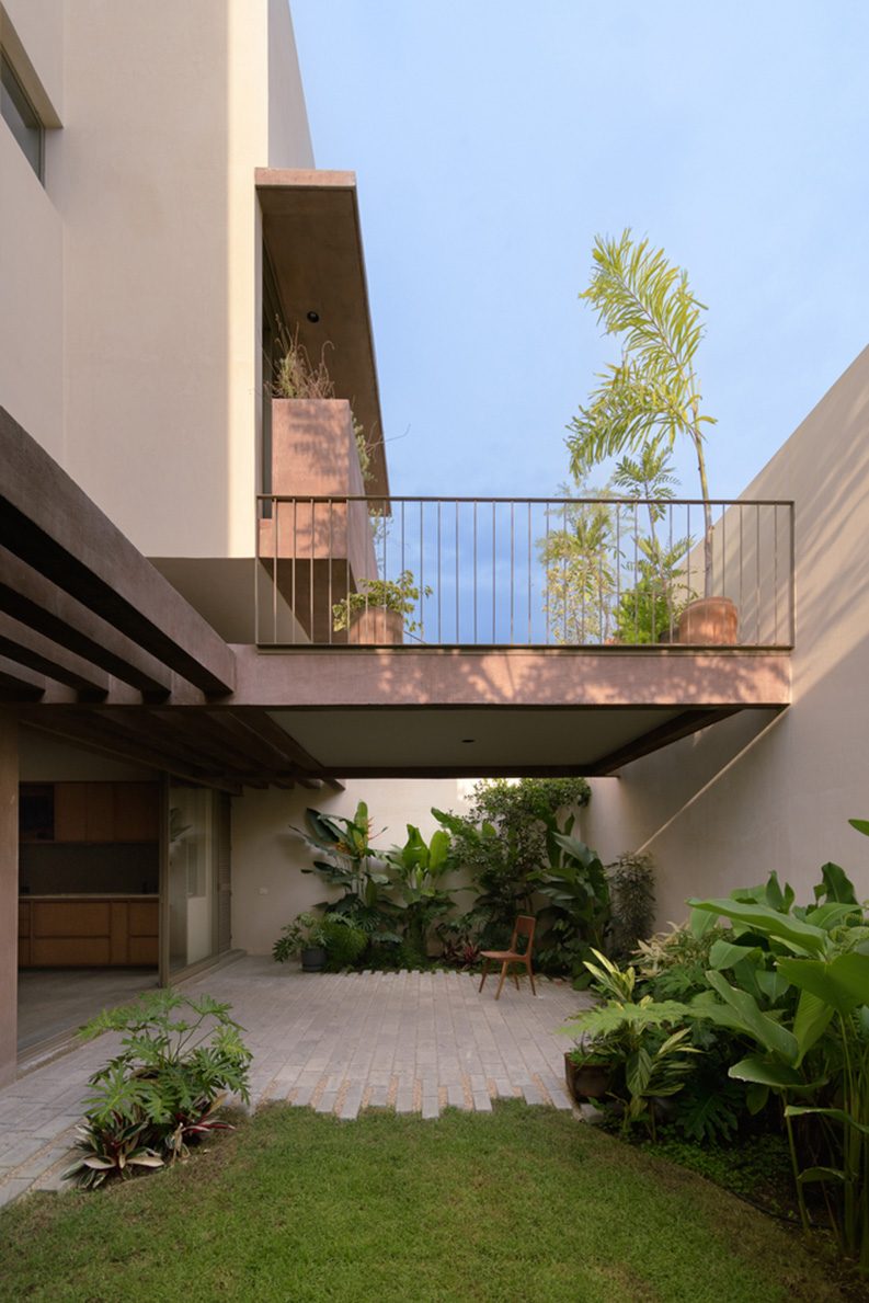 Casa Paseo de la Cantera by Antumbra estudio