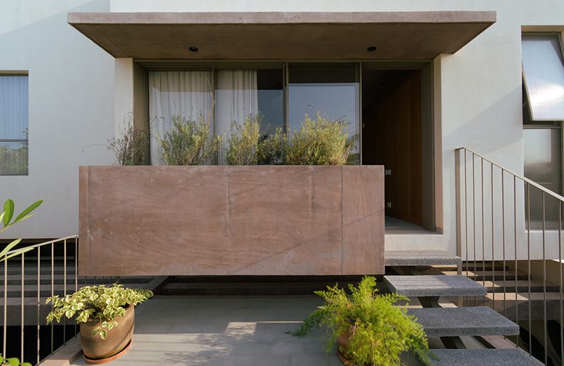 Casa Paseo de la Cantera by Antumbra estudio