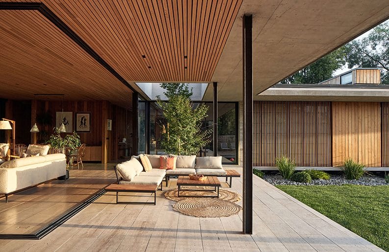 Casa Paso de los Toros by Juan Carlos Sabbagh Arquitectos