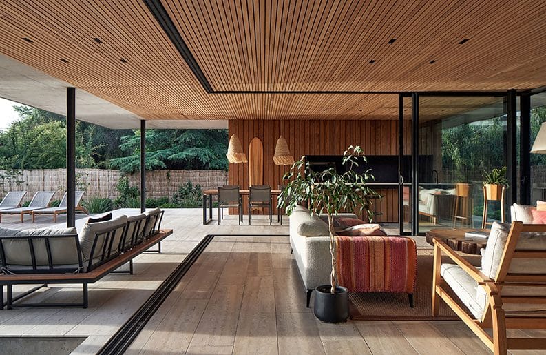 Casa Paso de los Toros by Juan Carlos Sabbagh Arquitectos