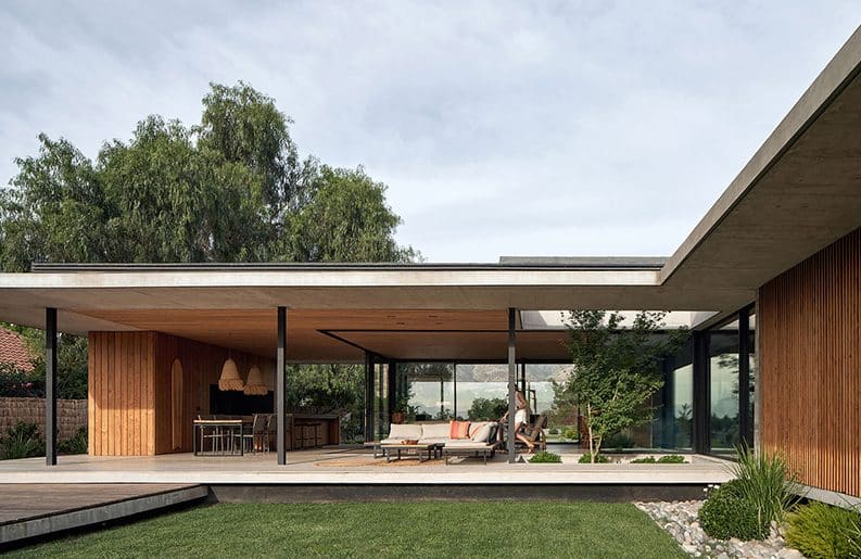 Casa Paso de los Toros by Juan Carlos Sabbagh Arquitectos