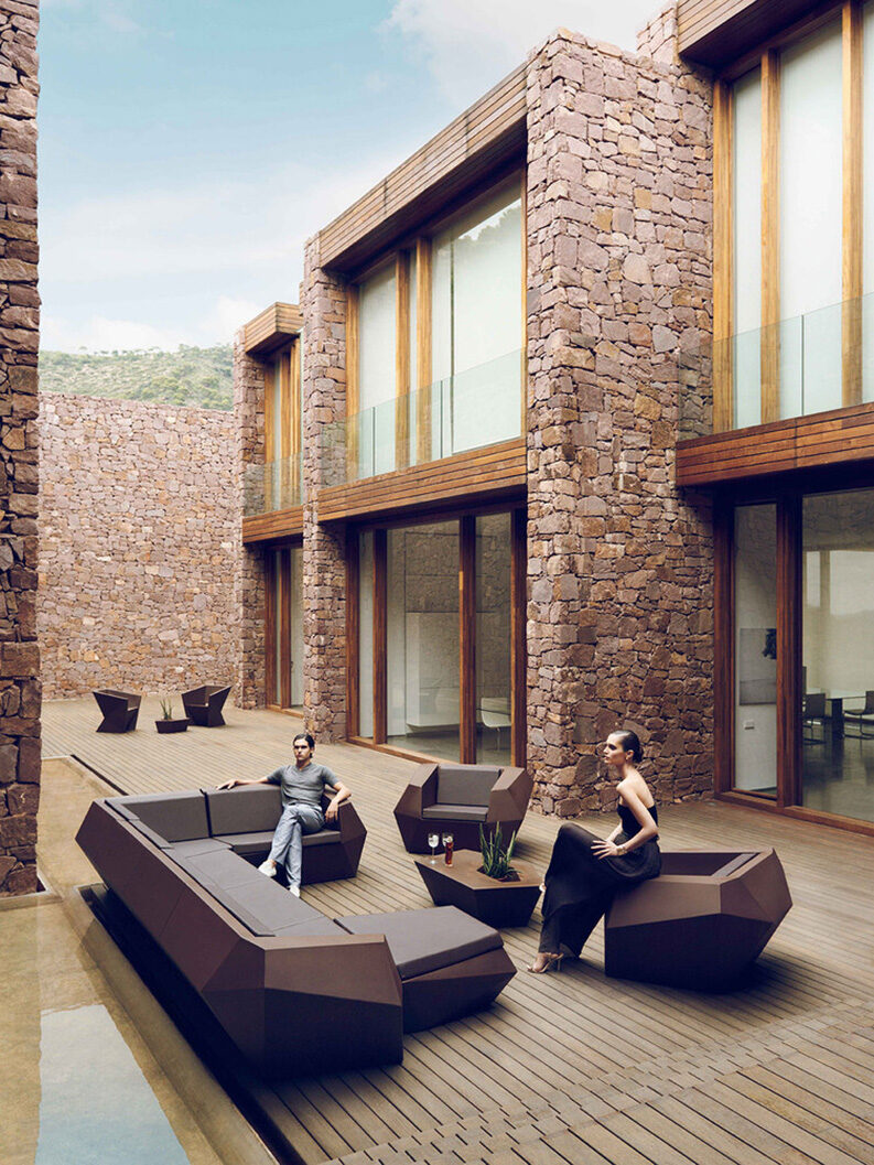 Casa Paz y Comedias by Ramón Esteve Estudio