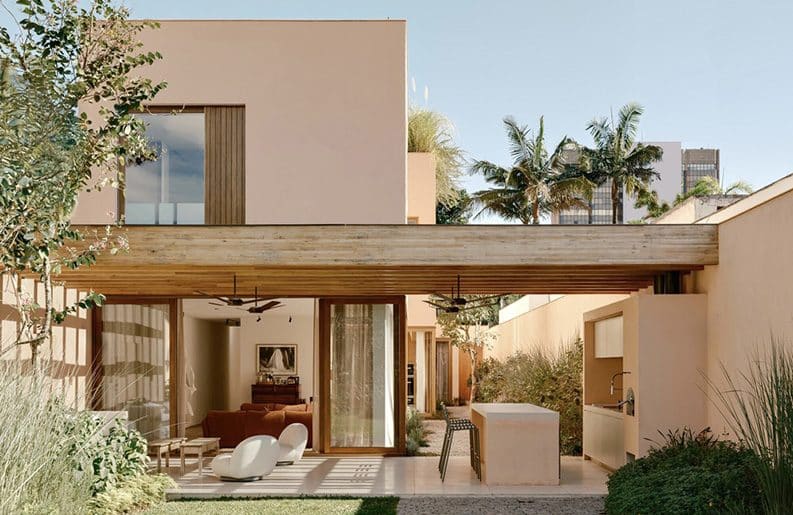 Casa Plaza by Felipe Hess Arquitetos