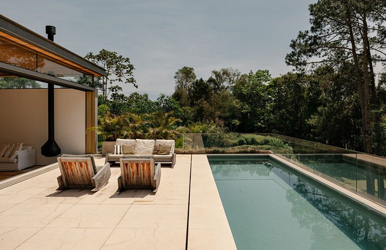 Casa Represa JL by Garbin Arquitetos