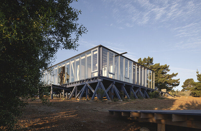 Casa SI by Iragüen Viñuela Arquitectos