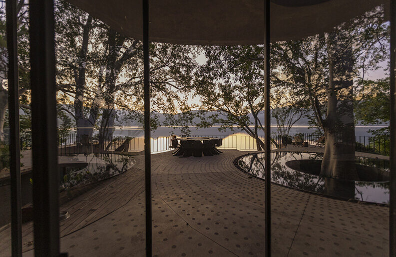 Casa Santa María del Oro by Mauricio Ceballos X Architects