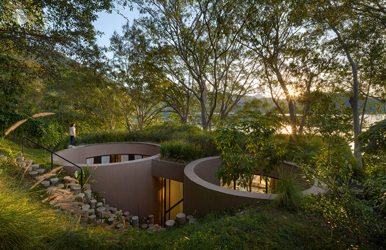 Casa Santa María del Oro by Mauricio Ceballos X Architects