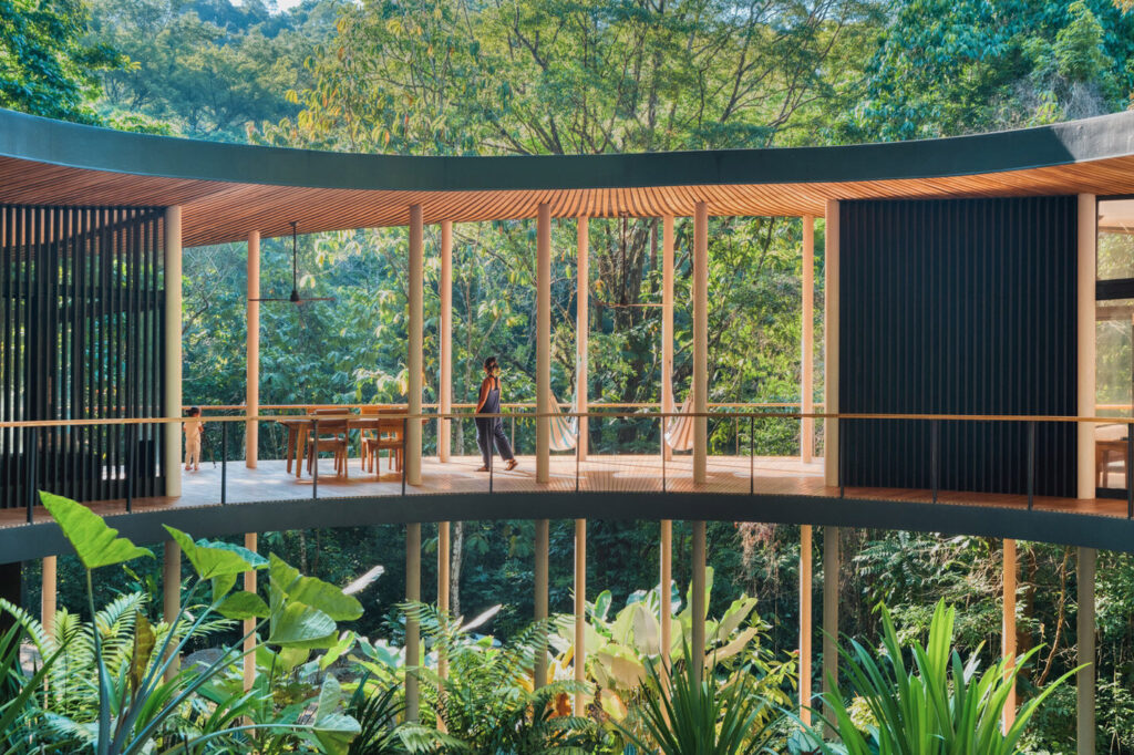 Casa Sinfonía Verde by Studio Saxe