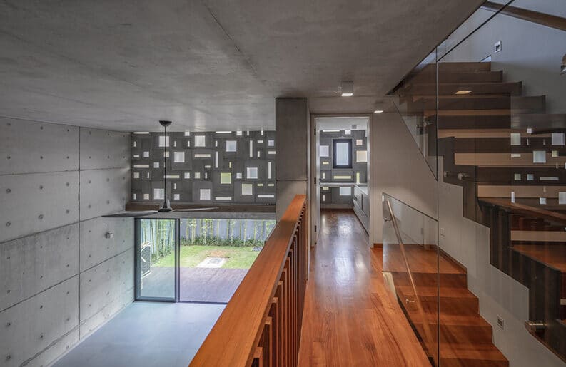 Casa Sombras by HYLA Architects