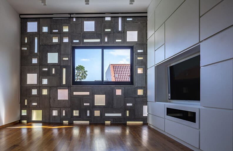 Casa Sombras by HYLA Architects