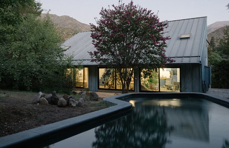 Casa Tam by Ivan Bravo Architects