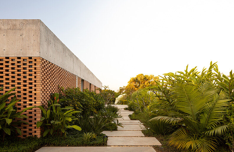 Casa Tupin by BLOCO Arquitetos