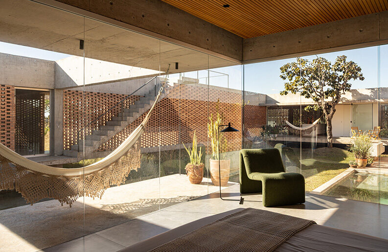 Casa Tupin by BLOCO Arquitetos