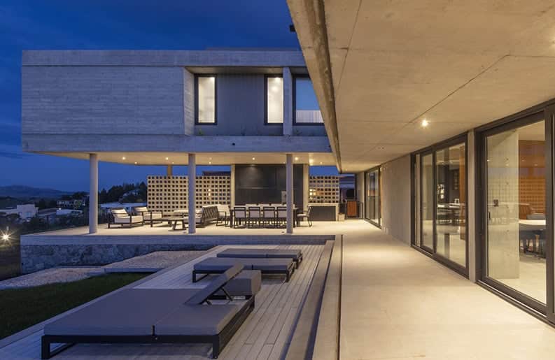 Casa V by Estudio Frolik
