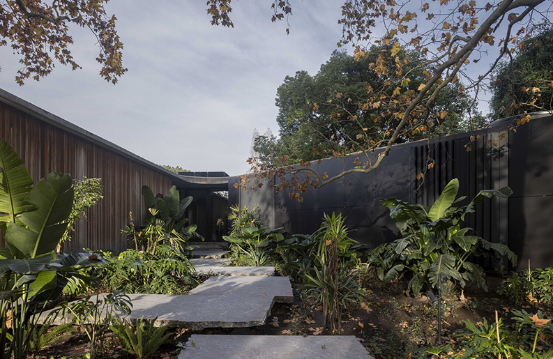 Casa X by Estudio Geya