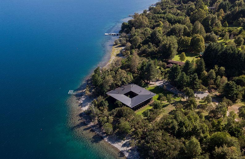 Casa con Patio, Catalina Poblete, Guillermo Hevia García, Nicolás Saieh