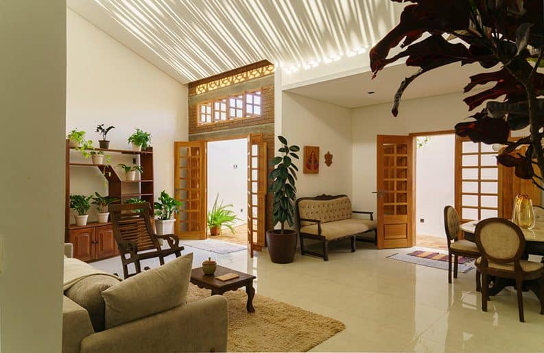 Casa de Mainha by Studio Zé