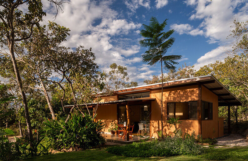 Casa de Mel by Francisco Lang Arquitetura