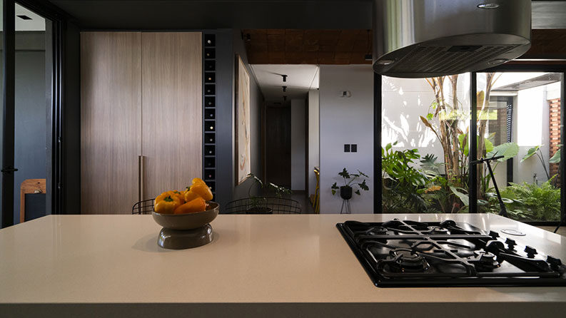 Casa de la Puerta Amarilla by Etéreo Arquitectos