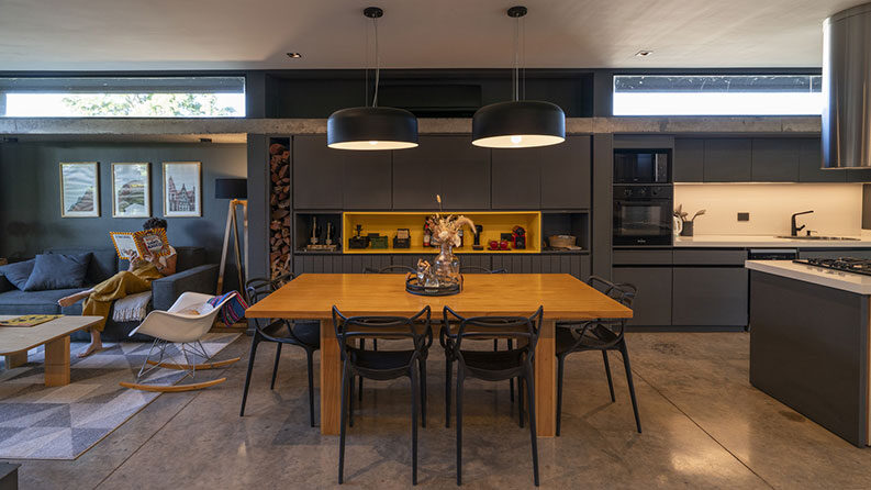 Casa de la Puerta Amarilla by Etéreo Arquitectos