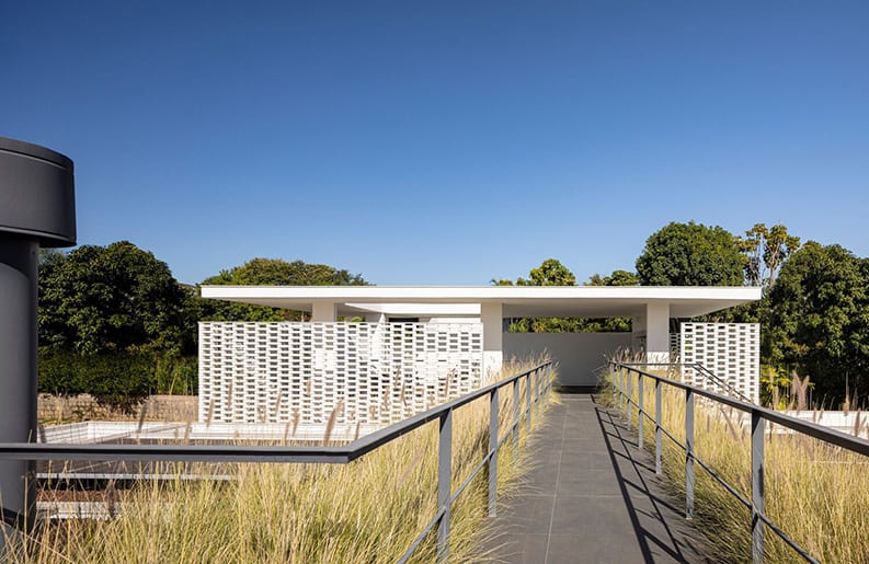 Casa de ladrillo blanco, BLOCO Arquitetos, Joana França