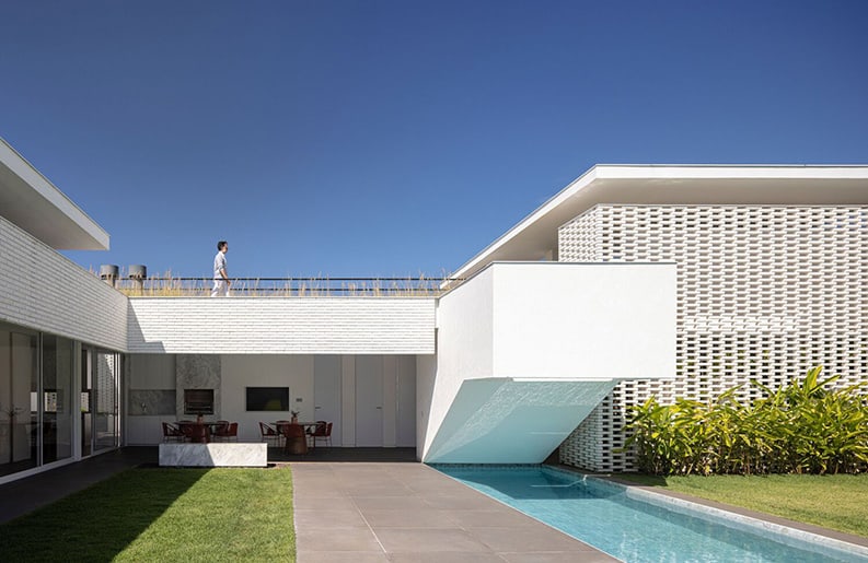 Casa de ladrillo blanco, BLOCO Arquitetos, Joana França
