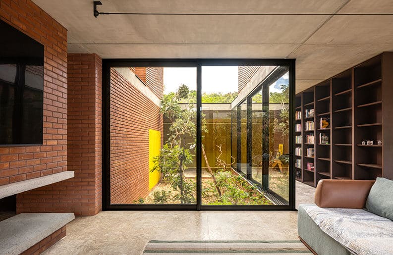 Casa de los 7 Árboles by Hersen Mendes Arquitetura