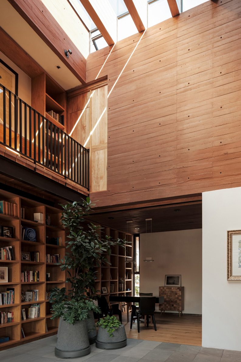 Casa de una Escritora by em-estudio