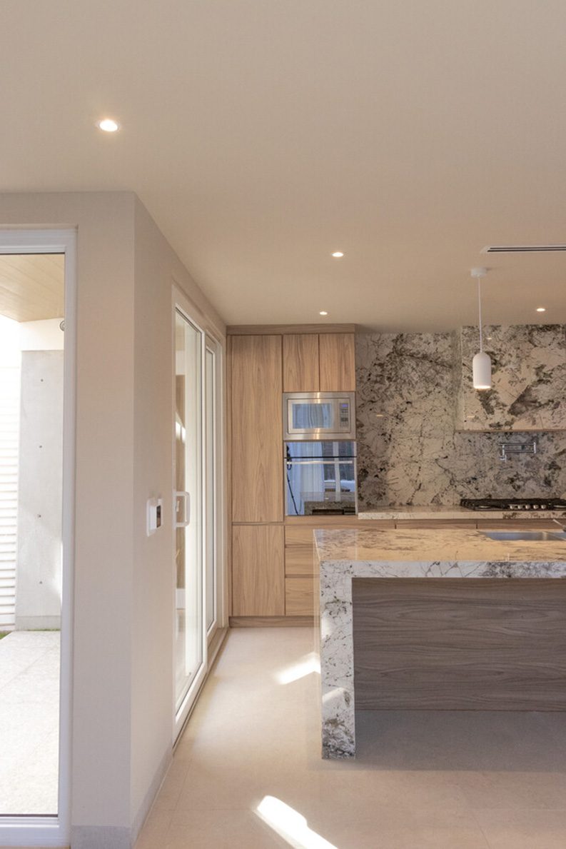 Casa dieciocho by Pereda Han Estudio