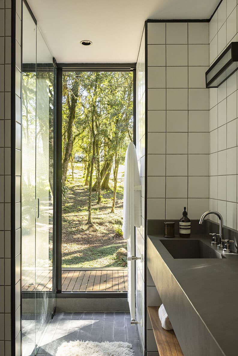 Casa en Canela by 0E1 Arquitetos