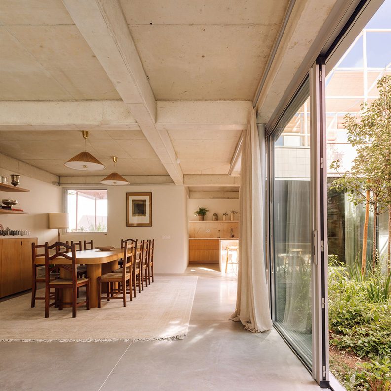 Casa en Galamares by atelier RUA  