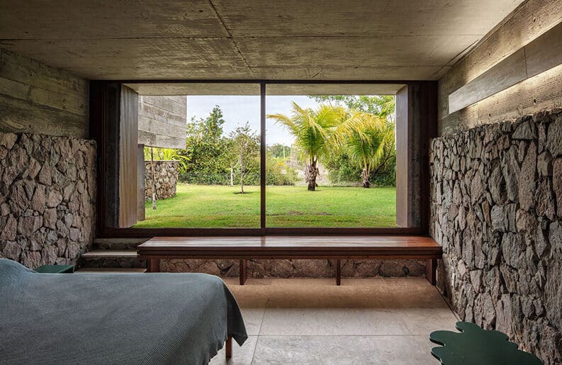 Casa en la Playa do Forte by Vereda Arquitetos
