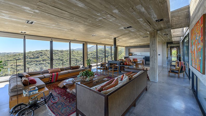 Casa en el Dragón by Cristián Nanzer