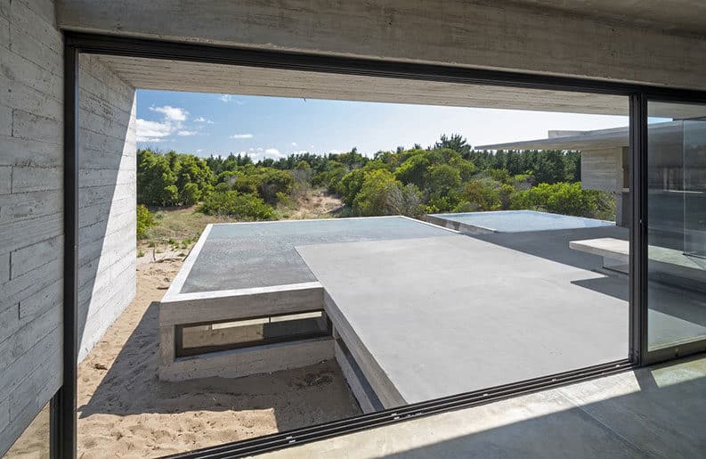 Casa en la Duna by Luciano Kruk