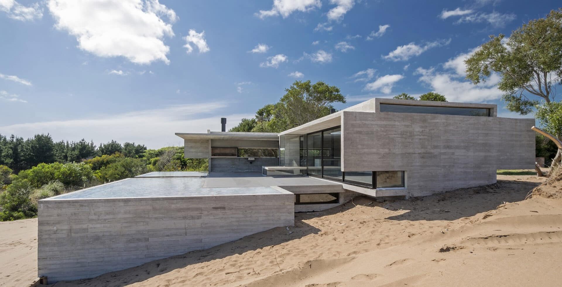 Casa en la Duna by Luciano Kruk