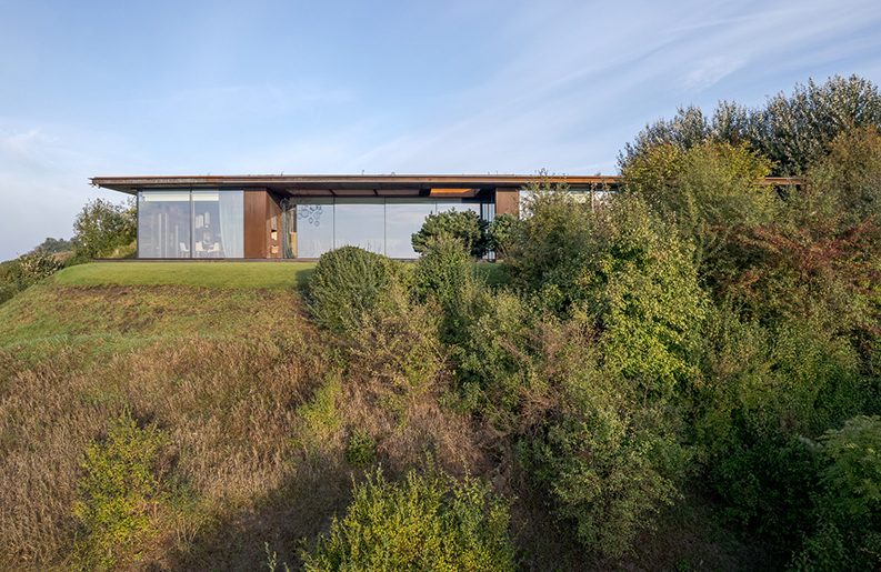 Casa en la Pendiente by 77 Studio architecture