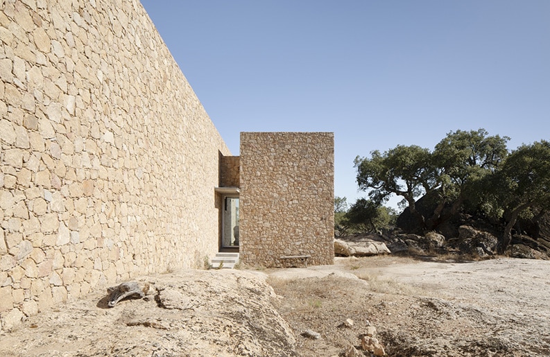 Casa estudio en Castelo de Vide by Atelier Landauer