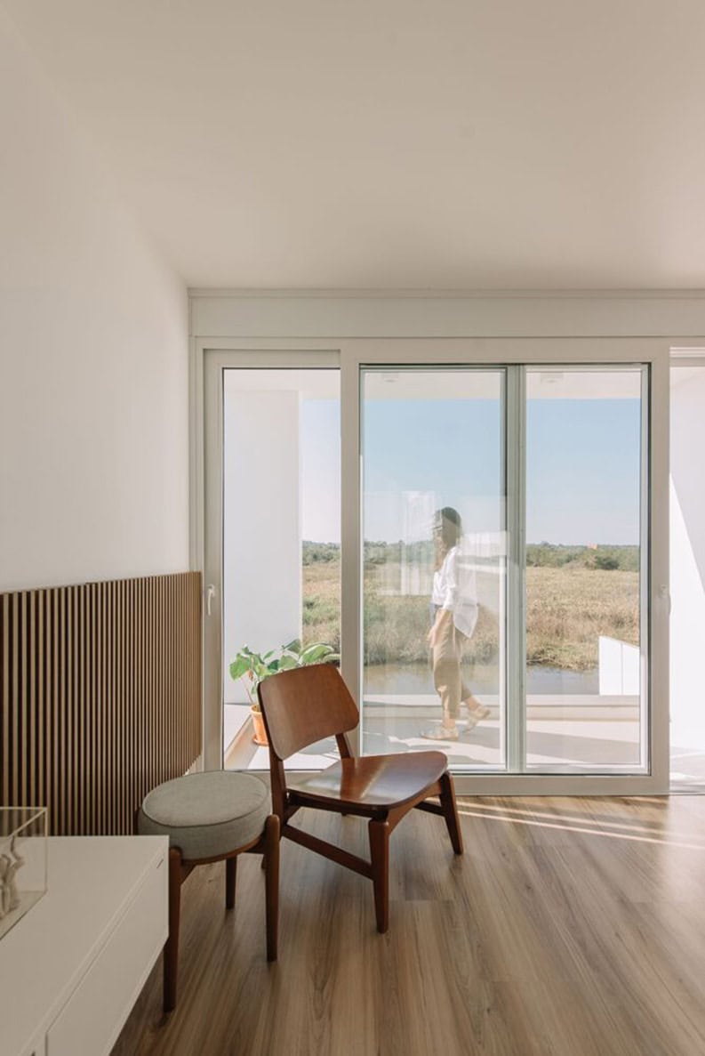 Casa na marina. Una propiedad que le da un lugar protagónico al hormigón