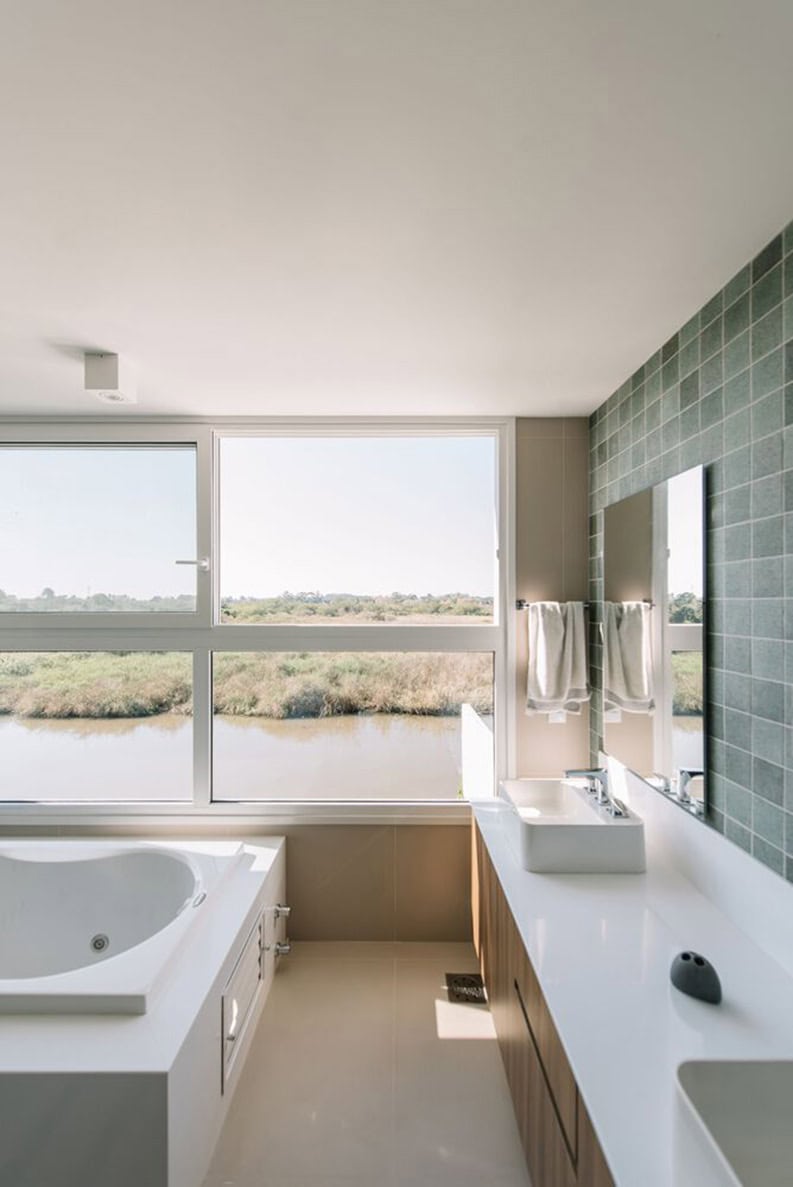 Casa na marina. Una propiedad que le da un lugar protagónico al hormigón