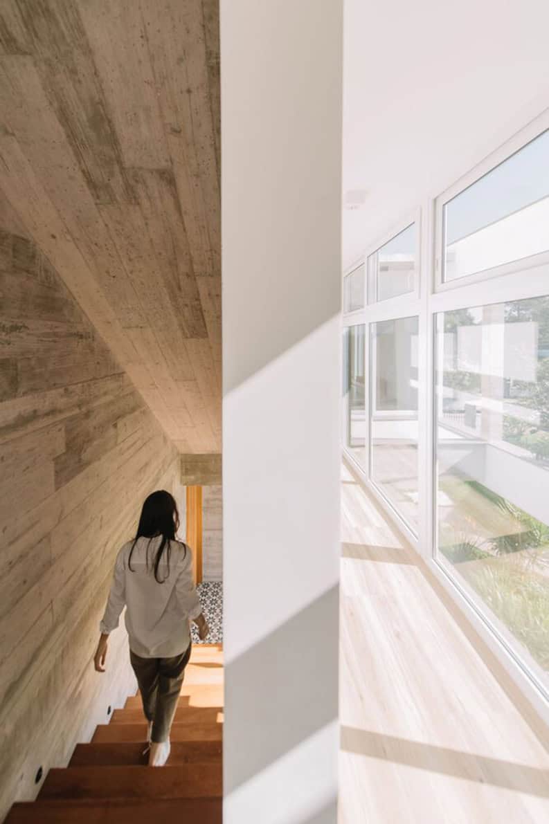 Casa na marina. Una propiedad que le da un lugar protagónico al hormigón