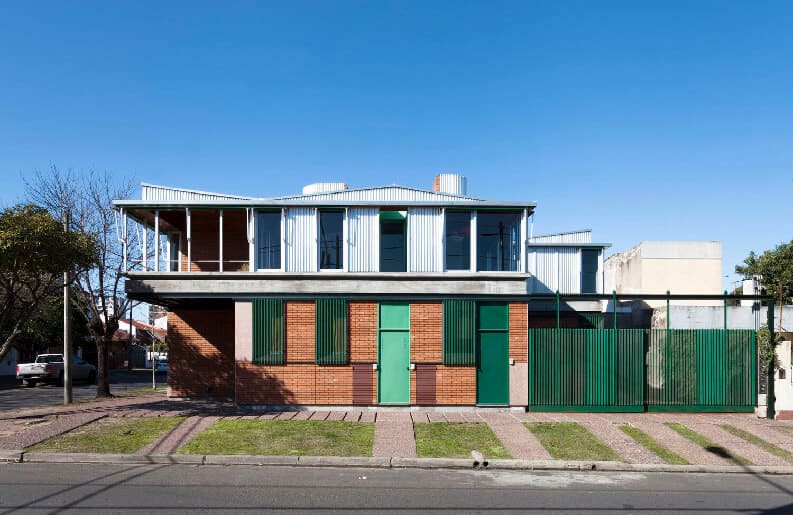 Casas Guardabarrera