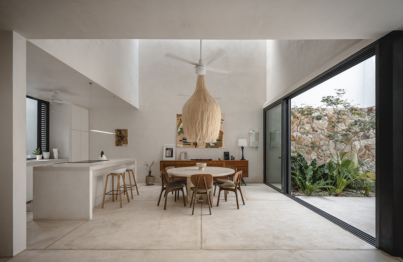Casa–Estudio Monica Rezman by TACO