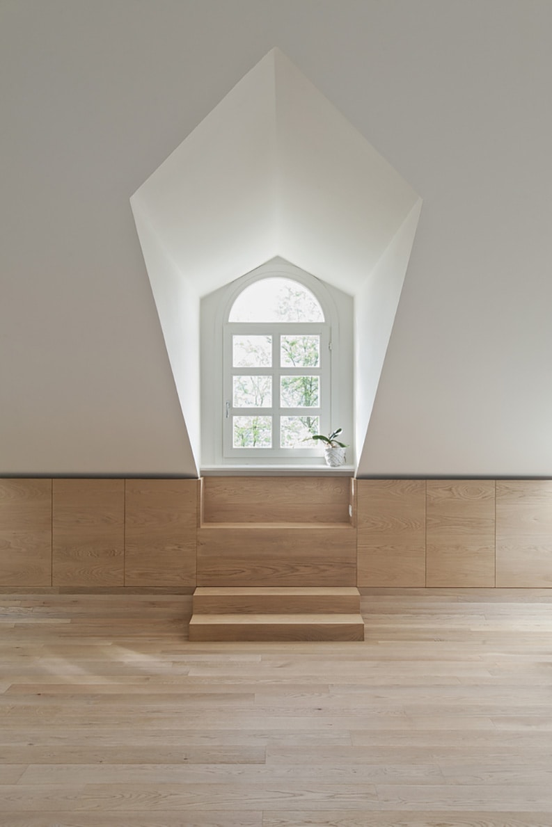 Departamento de madera y alfombra, Bodà Architetti, Archetipocreativo