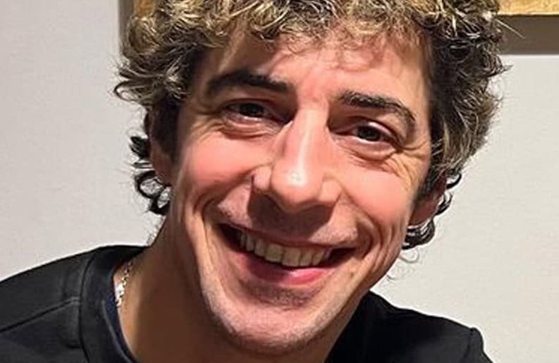 Así es el departamento de Esteban Lamothe